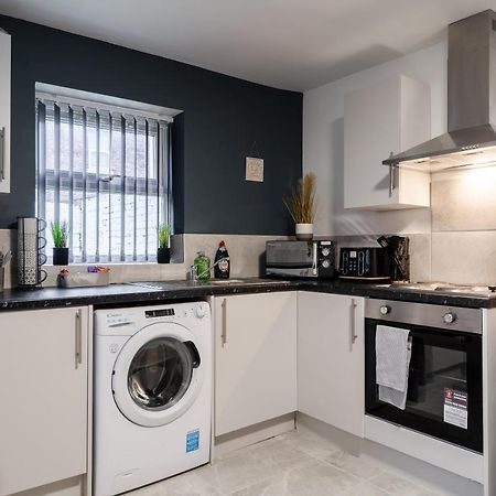 Immaculate 4 Bed In Liverpool By Hinkley Homes Short Lets & Serviced Accommodation Extérieur photo