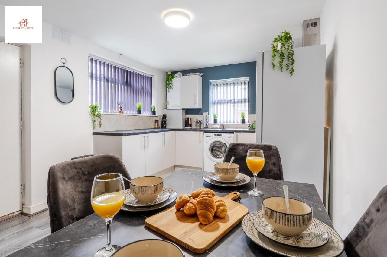 Immaculate 4 Bed In Liverpool By Hinkley Homes Short Lets & Serviced Accommodation Extérieur photo