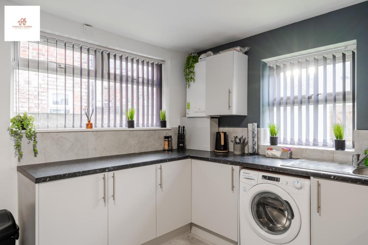Immaculate 4 Bed In Liverpool By Hinkley Homes Short Lets & Serviced Accommodation Extérieur photo